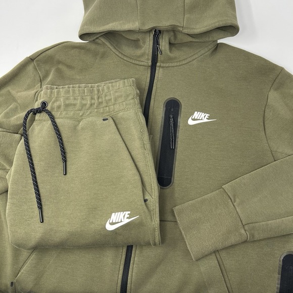 Nike Women's Sportswear Tech Fleece Full-Zip Hoodie Sweatpants